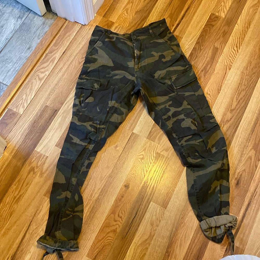 brandy melville camo cargo pants